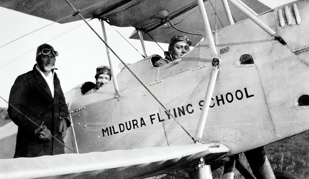 The Mildura Flying School, about 1935.
